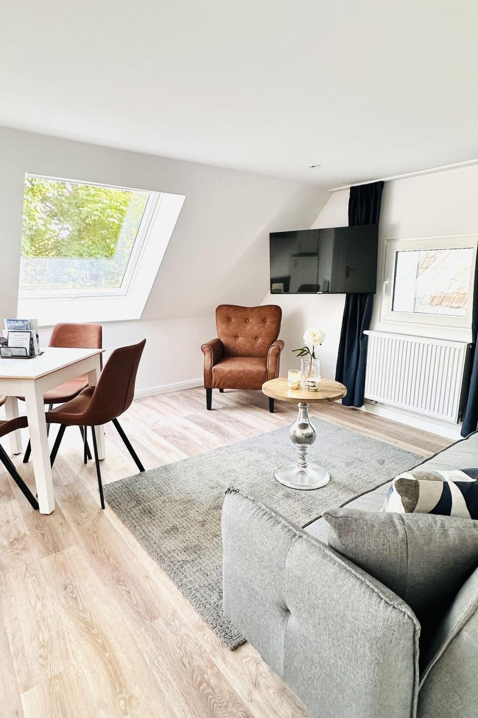 Living room, Seating area