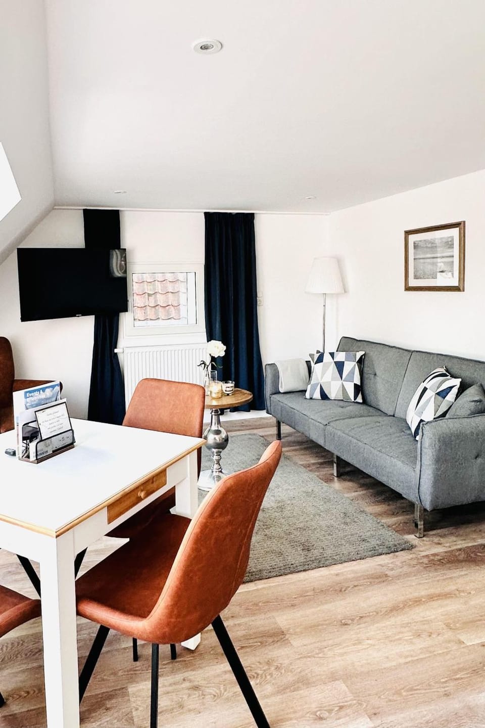 Living room, Seating area