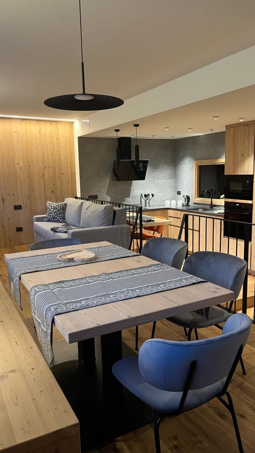 Kitchen or kitchenette, Living room