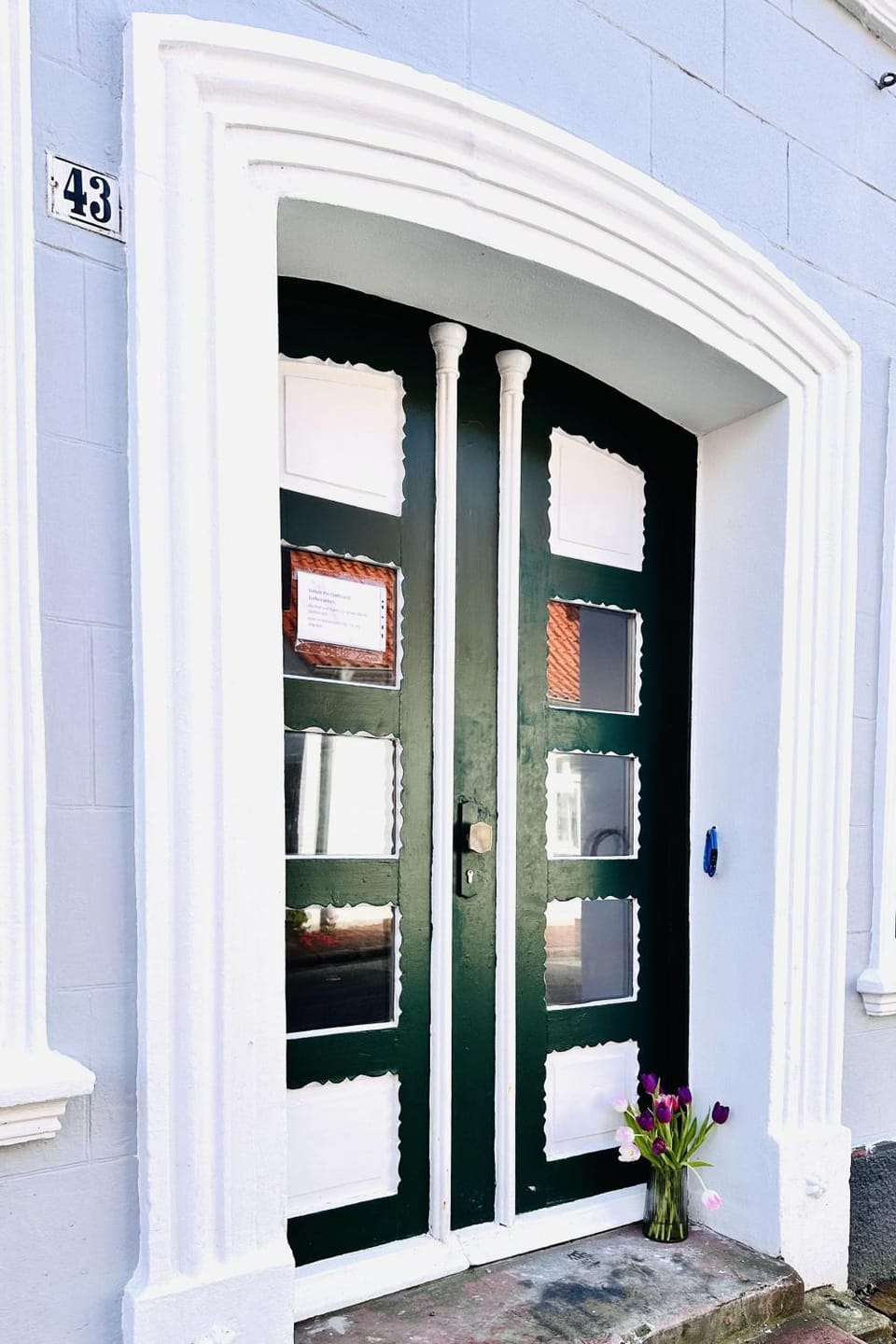 Facade/entrance