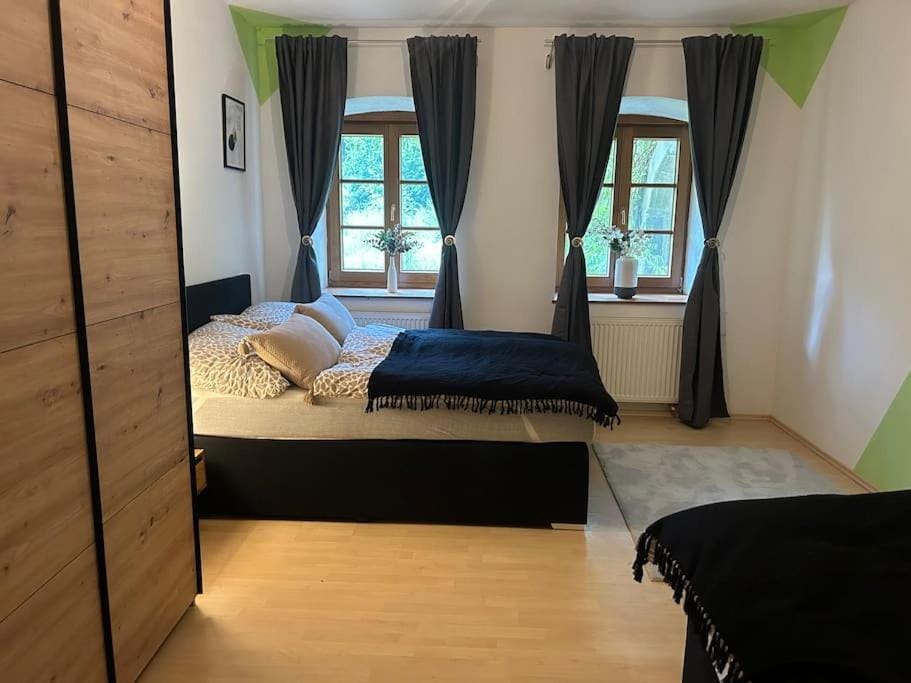 Bed, Photo of the whole room, Bedroom