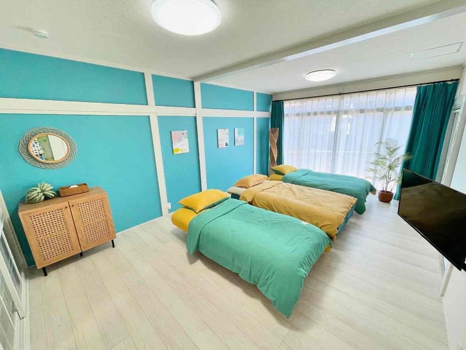 Photo of the whole room, Bedroom