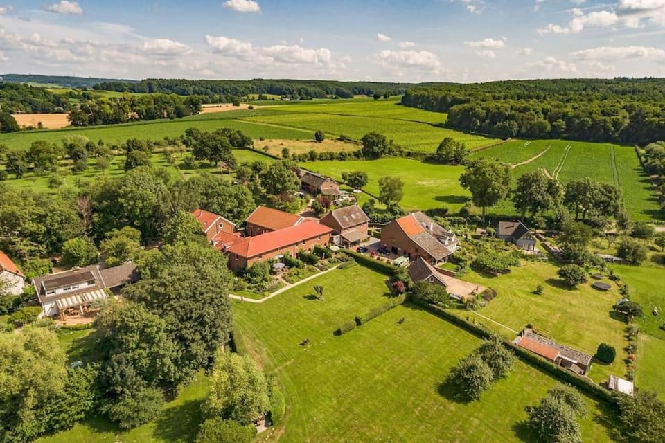 Mooiste plek in het heuvelland-De Wandelaar Apartment in Limburg (province)
