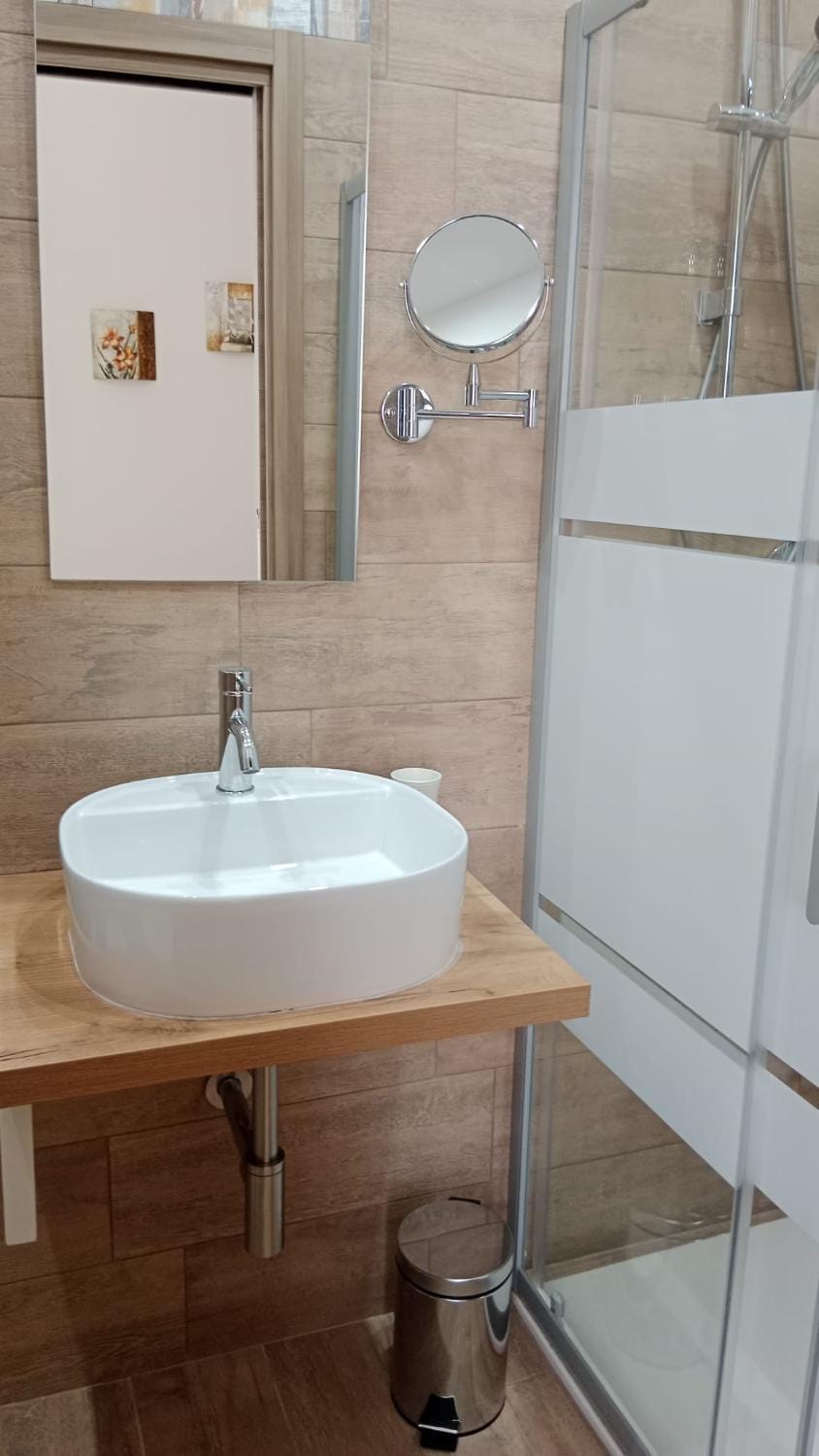 Shower, Bathroom