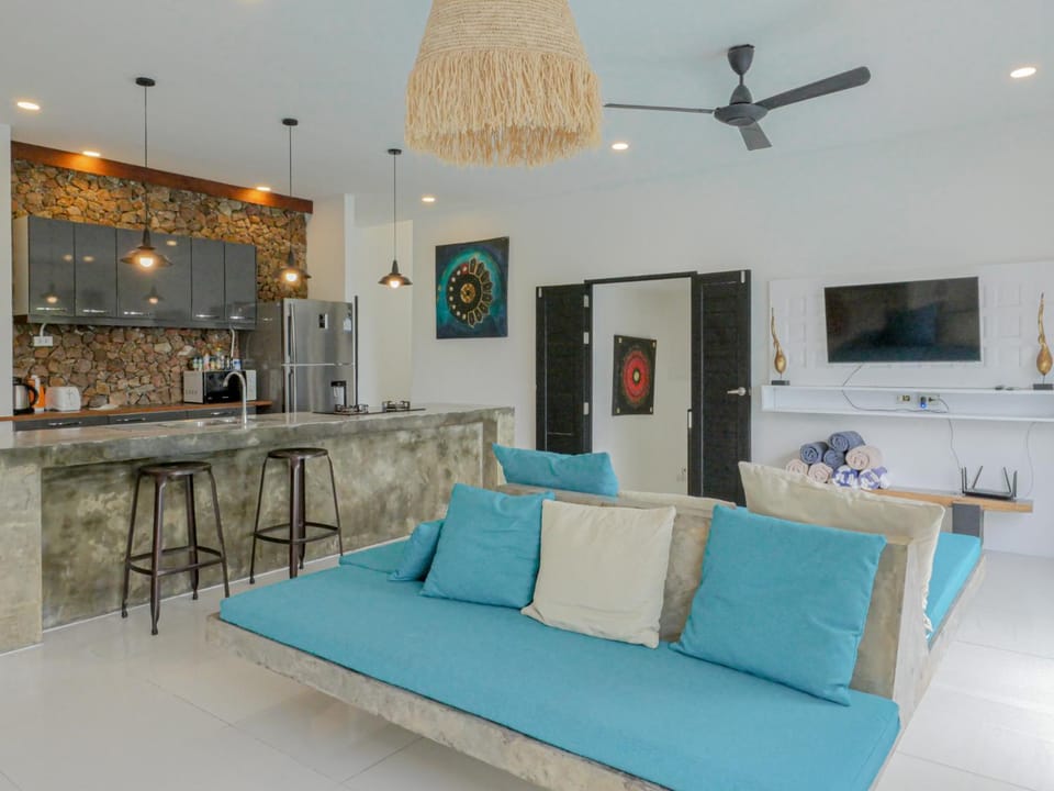 Living room, Photo of the whole room