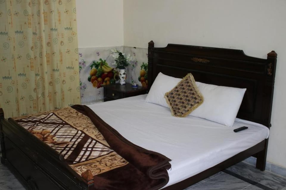 Baba Jee Guest House E-11 Islamabad Bed and Breakfast in Islamabad