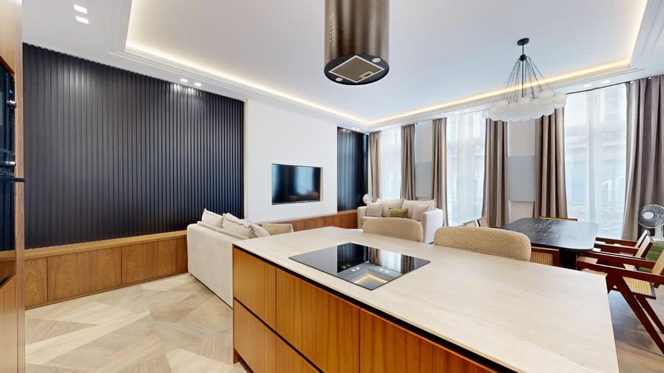 TV and multimedia, Living room, Evening entertainment