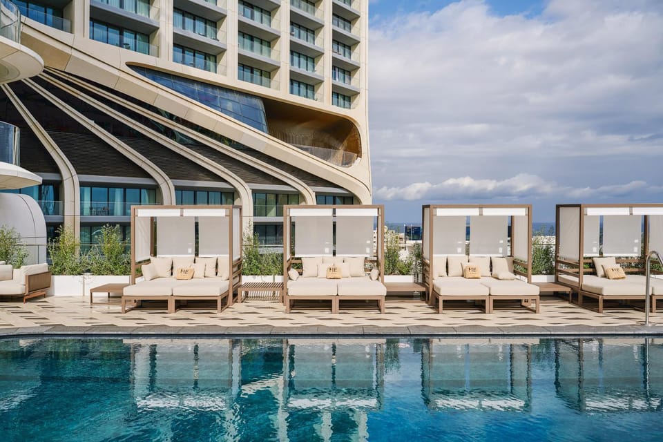 Property building, Day, Swimming pool