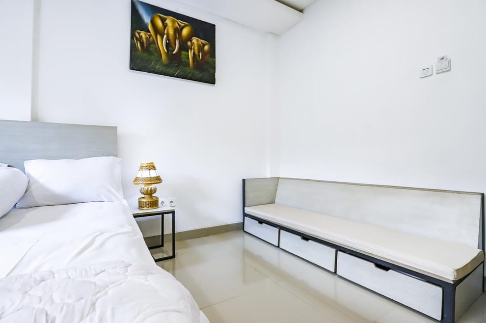 Bed, Photo of the whole room, Bedroom