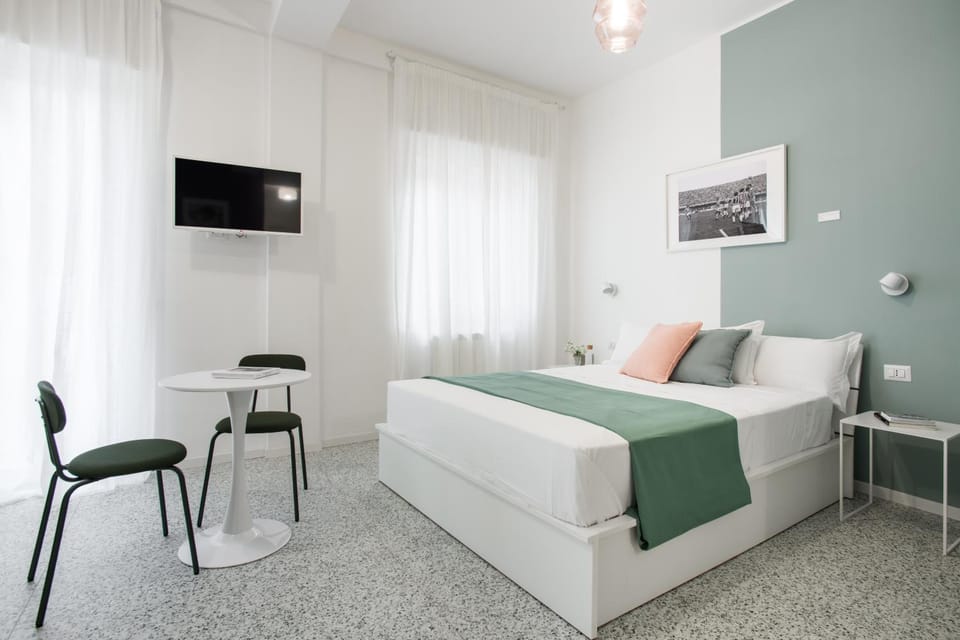 Communal lounge/ TV room, Living room, Photo of the whole room, Bedroom