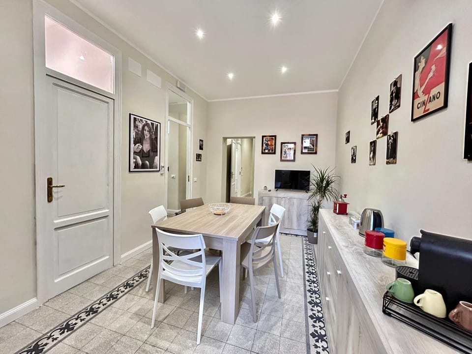 Living room, Seating area, furniture