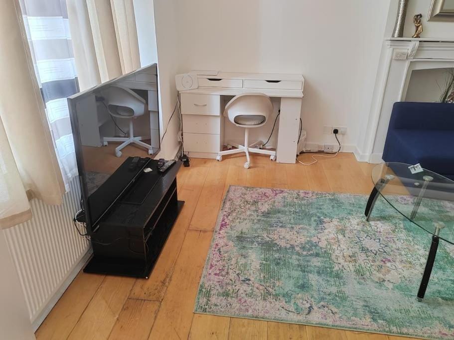 Two bedroom apartment in Paddington, London Apartment in City of Westminster