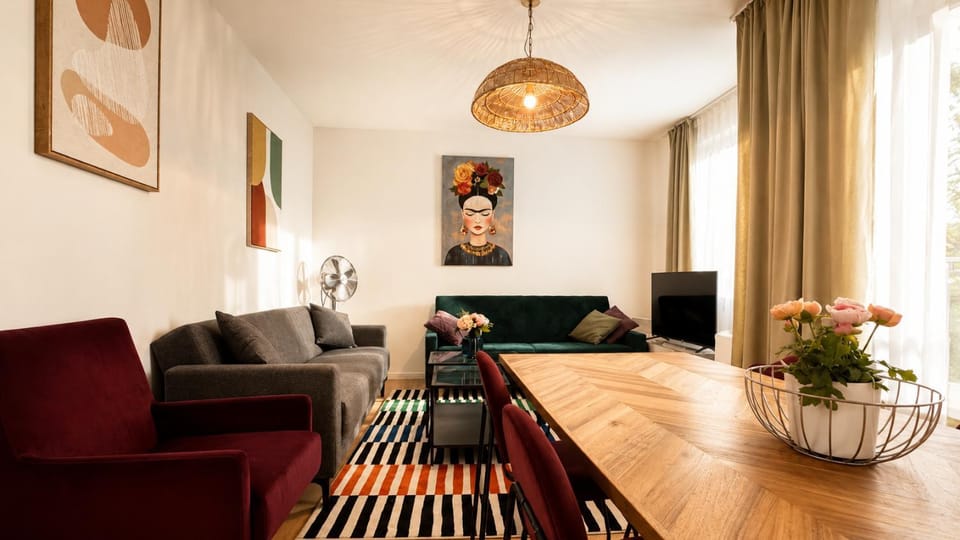 TV and multimedia, Living room, Seating area