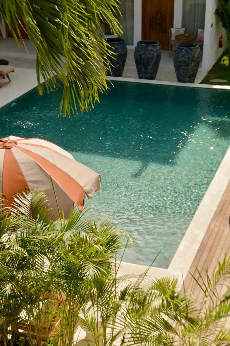 Pool view, Swimming pool, sunbed