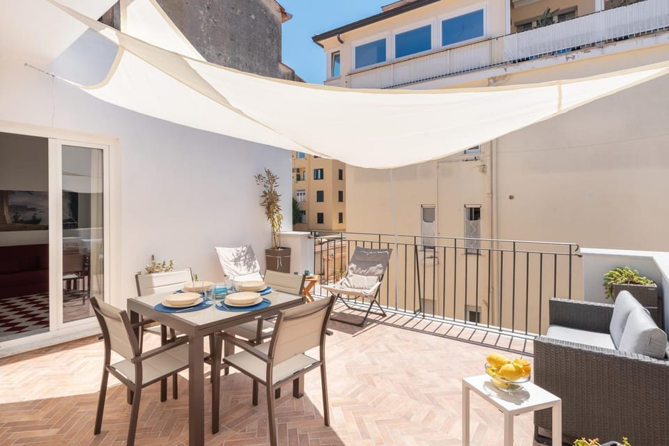 Balcony/Terrace, Quiet street view