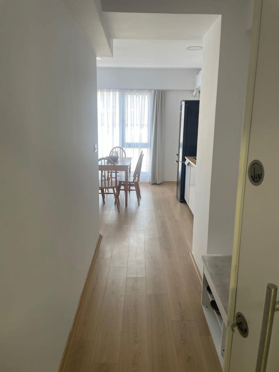 Dining area, internet