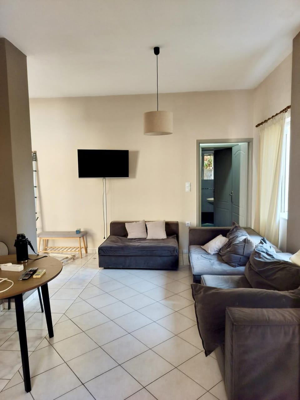 TV and multimedia, Living room, Photo of the whole room, Seating area, Evening entertainment