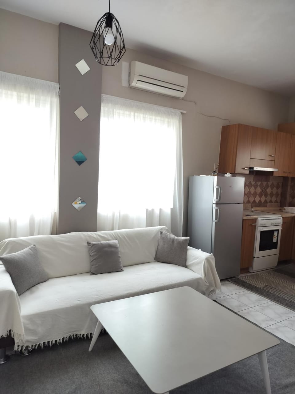 Kitchen or kitchenette, Living room, Seating area, oven, air conditioner