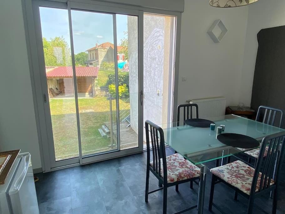 Seating area, Dining area, Garden view