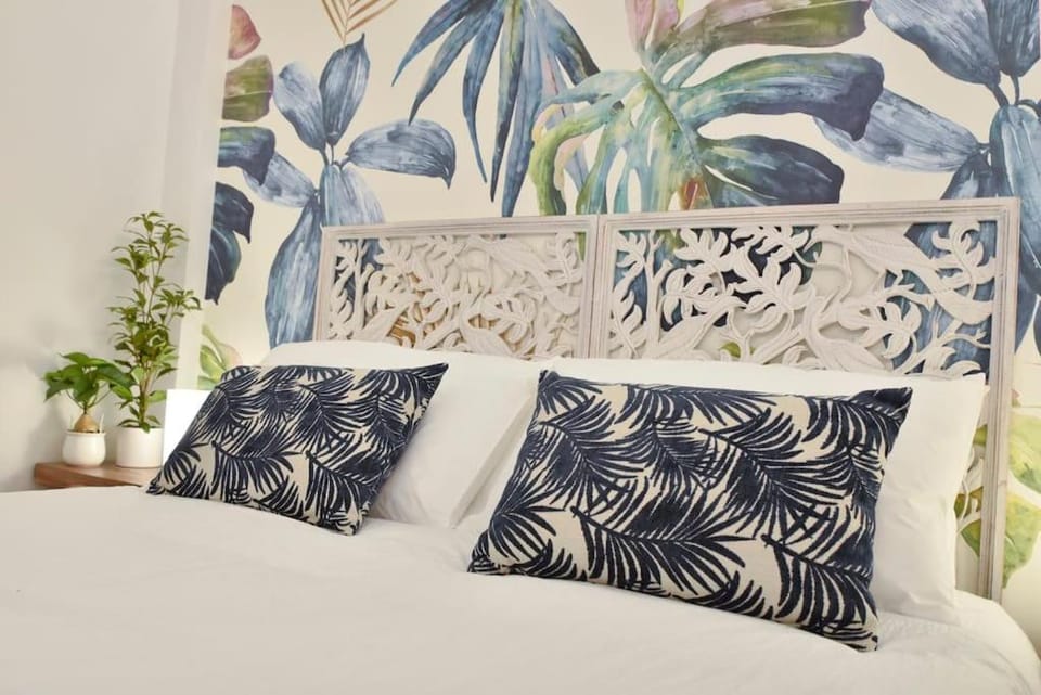 Bed, Decorative detail, Bedroom