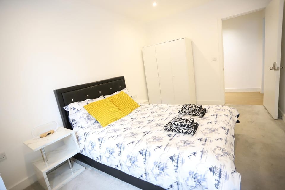 Bed, Photo of the whole room, Bedroom, towels, wardrobe