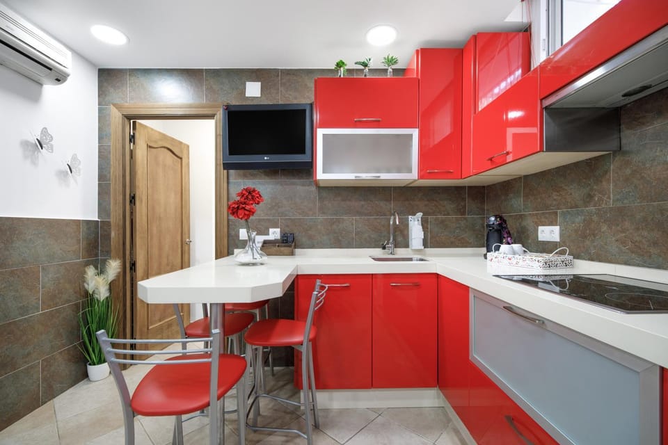 Kitchen or kitchenette, Living room