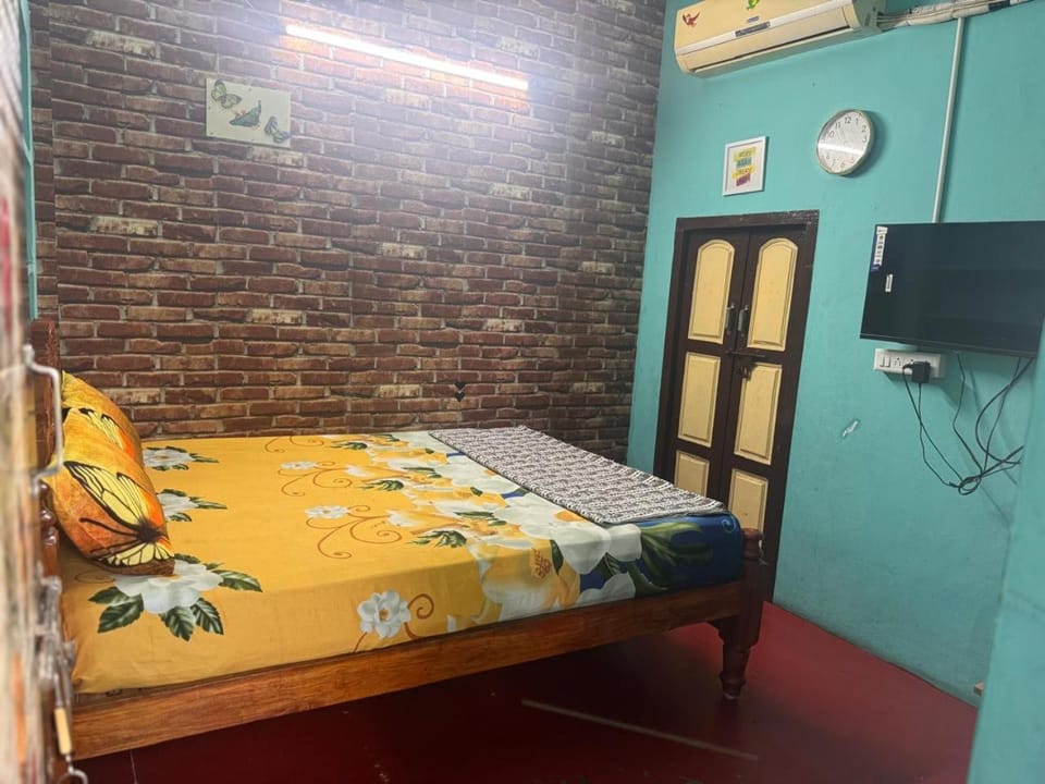 TV and multimedia, Bedroom, air conditioner