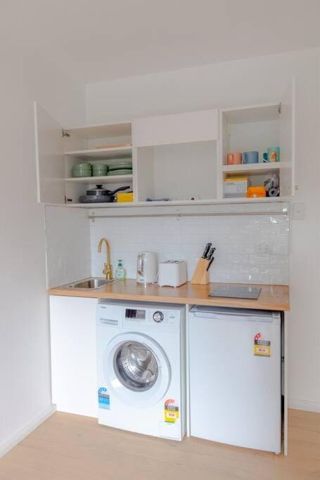 Cozy Studio walk to Park & Water Apartment in Sydney
