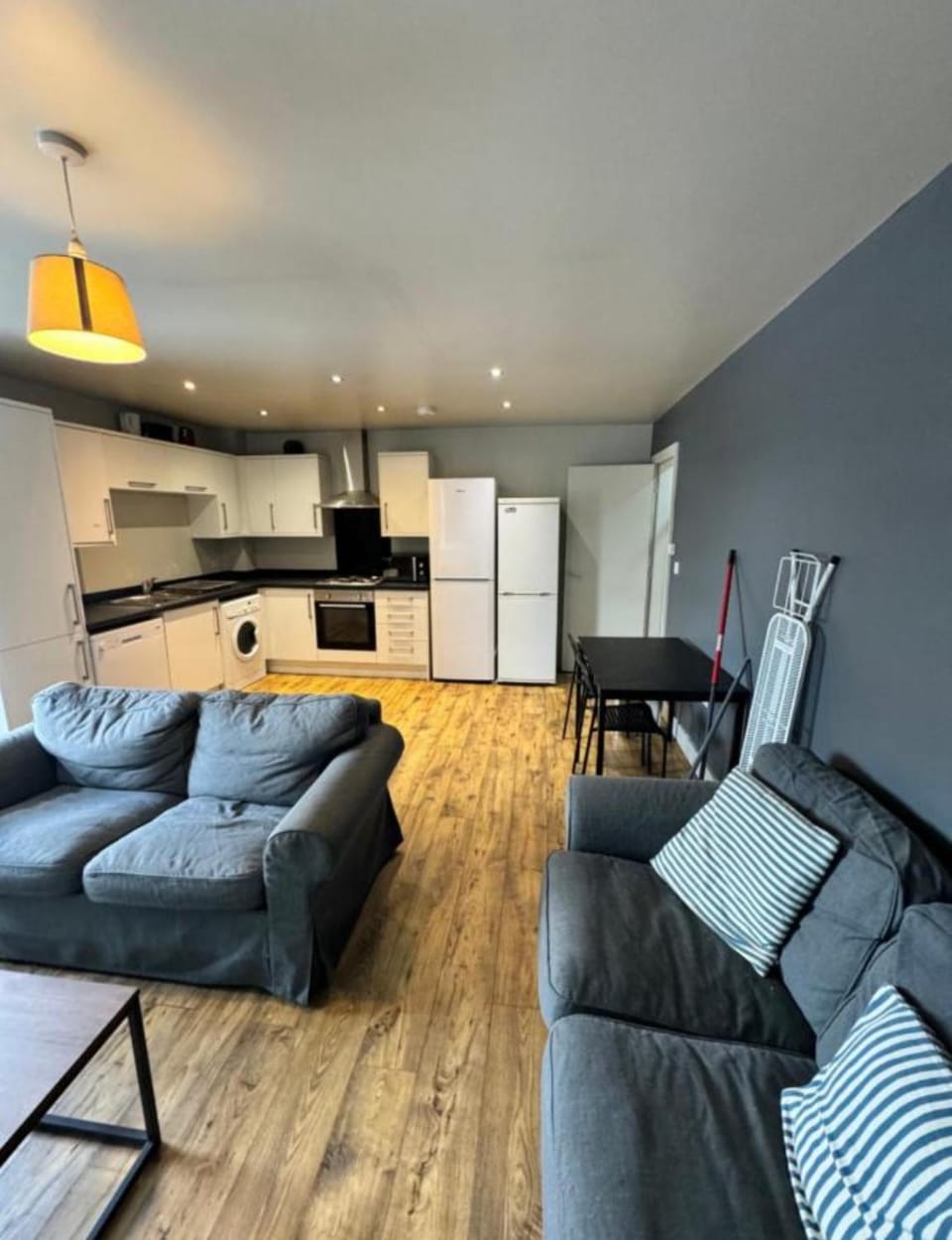 Private room - Shared Bathroom, Wakefield Apartment in Wakefield