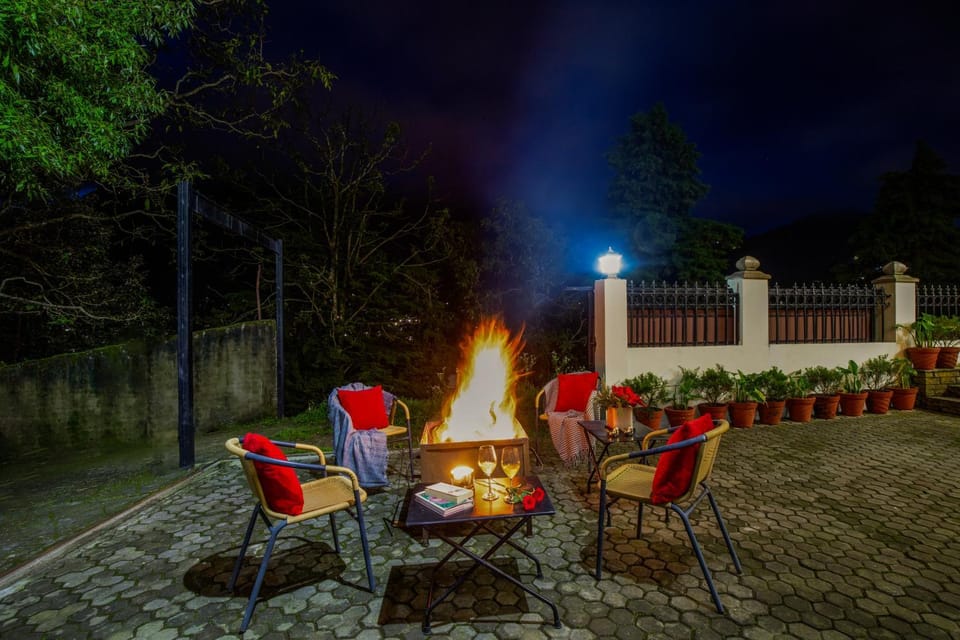 Night, BBQ facilities, flat iron