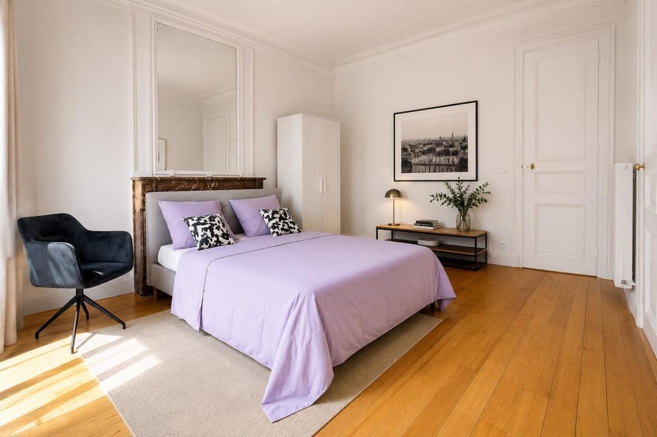 Champs-Élysées Arc de Triomphe Apartment in Paris