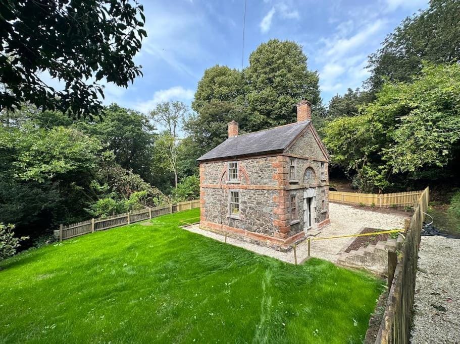 Bridge Cottage Upper Malone Villa in Belfast