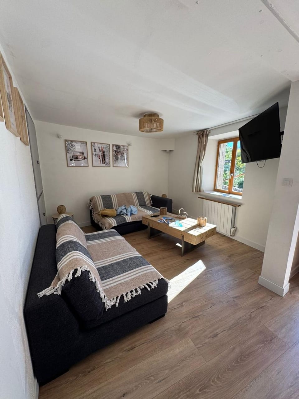 Communal lounge/ TV room