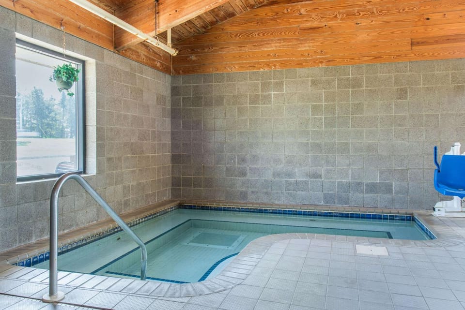 On site, Pool view, Swimming pool