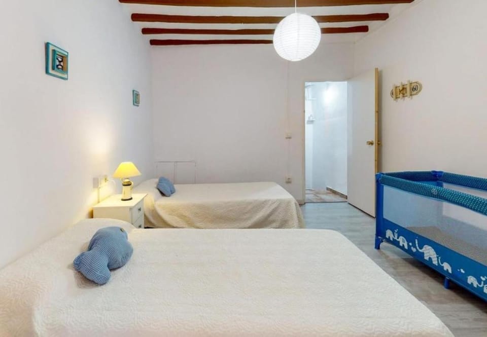 Property building, Living room, Bedroom