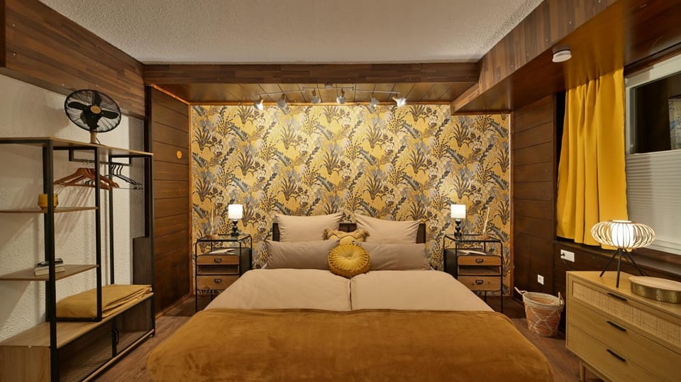 Bed, Photo of the whole room, Bedroom