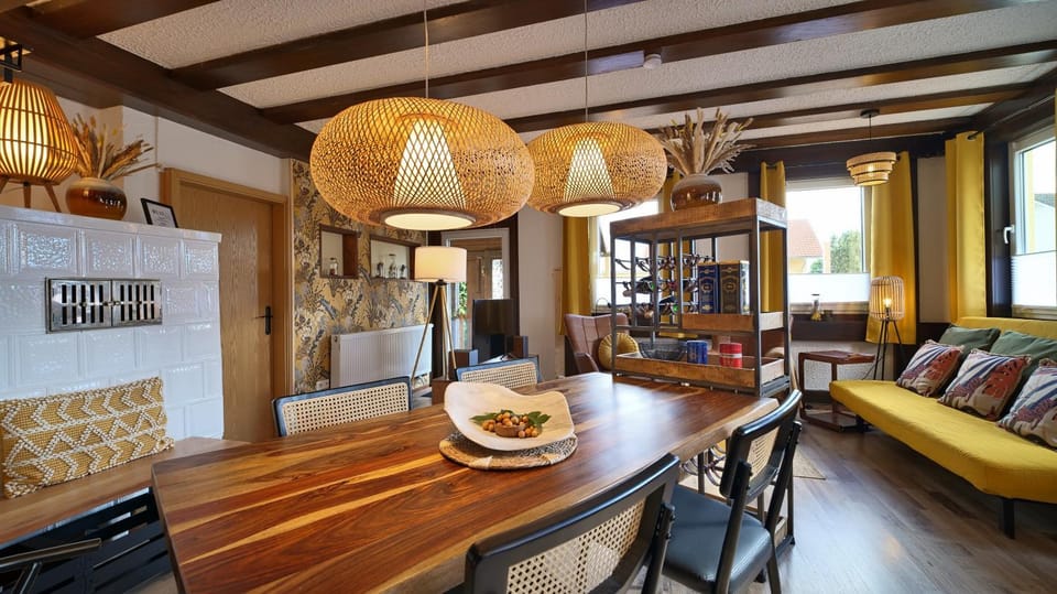 Living room, Seating area, Dining area