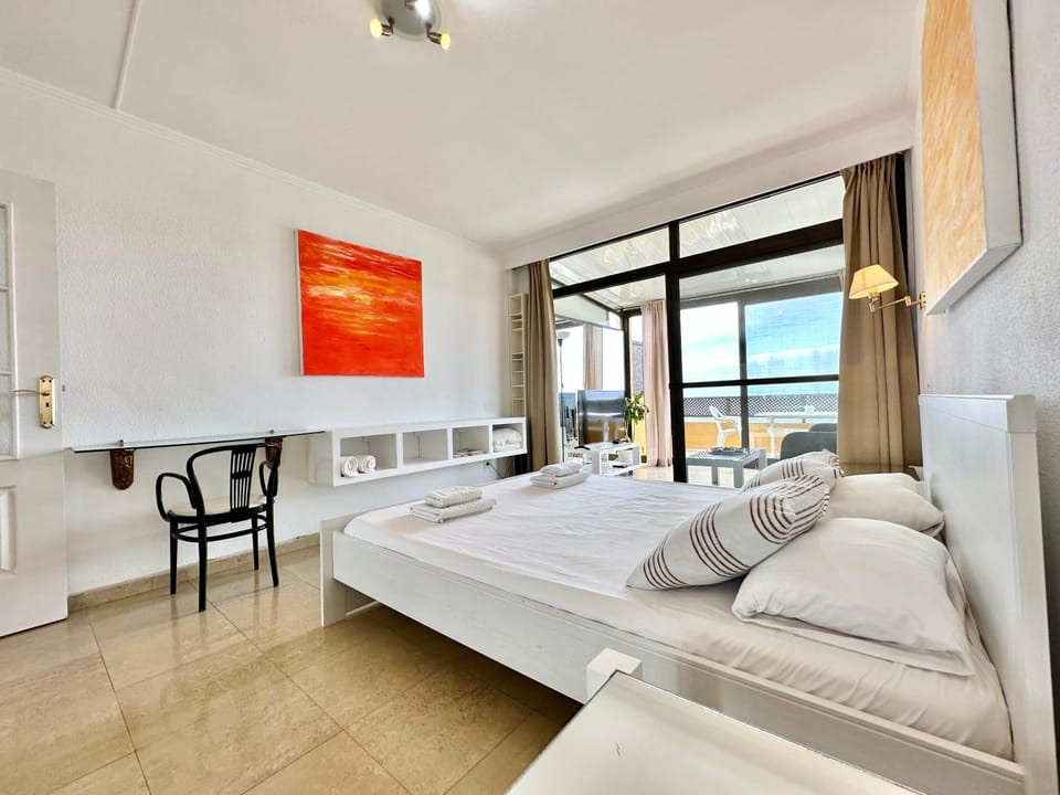 Bed, Seating area, Bedroom, towels