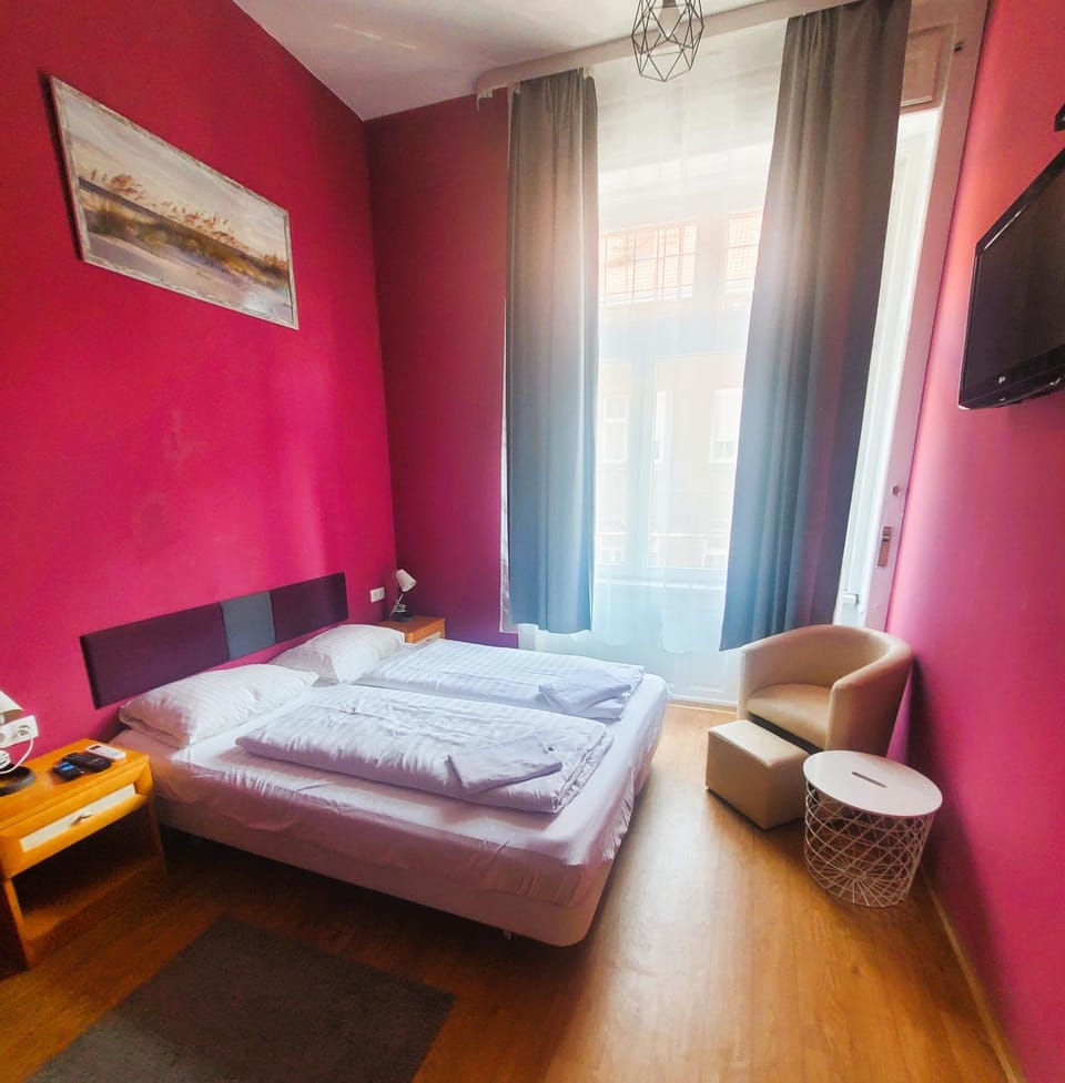 Treestyle Deluxe Rooms Bed and Breakfast in Budapest