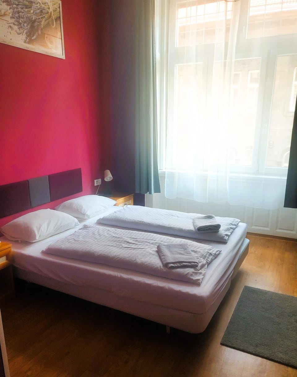 Treestyle Deluxe Rooms Bed and Breakfast in Budapest