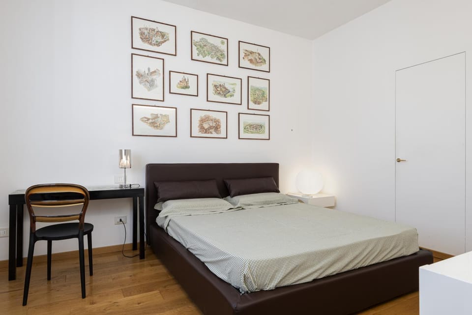 Bed, Photo of the whole room, Bedroom