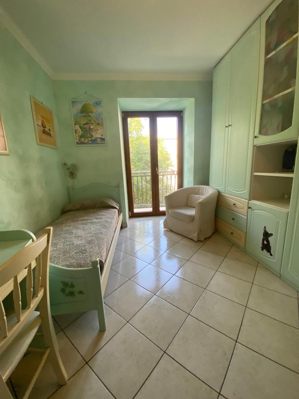 Bed, Photo of the whole room