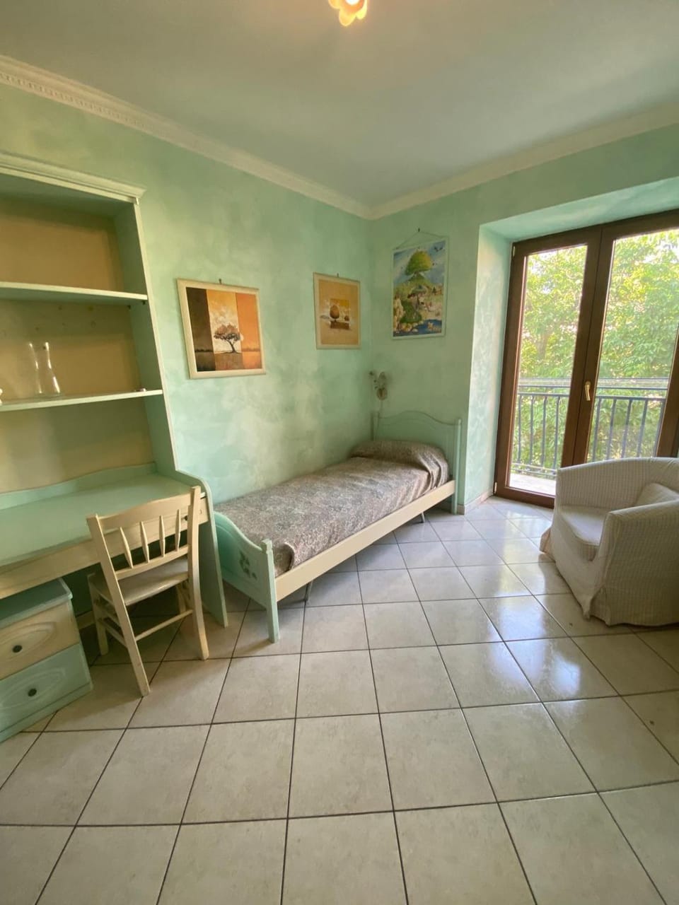 Bed, Photo of the whole room