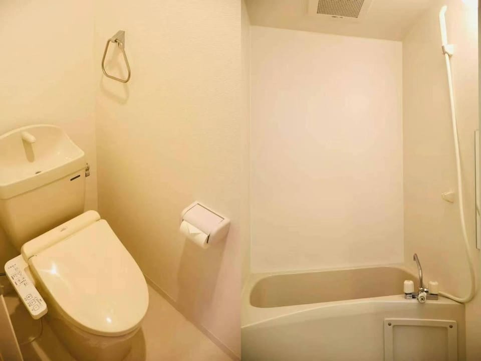 Shower, Toilet, Bathroom, Bath
