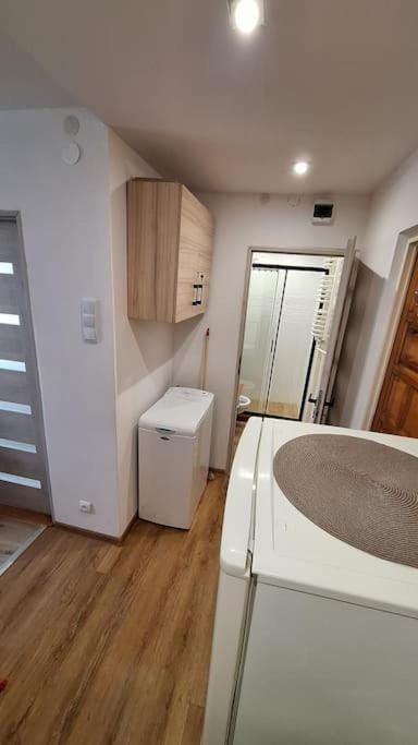 Kitchen or kitchenette, washing machine, dryer