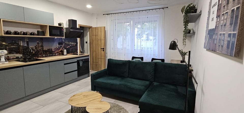 Kitchen or kitchenette, Living room, Seating area, Dining area