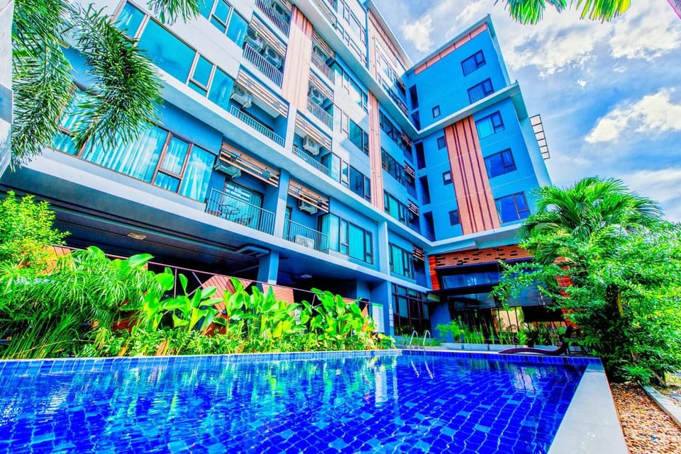 Garden, Swimming pool