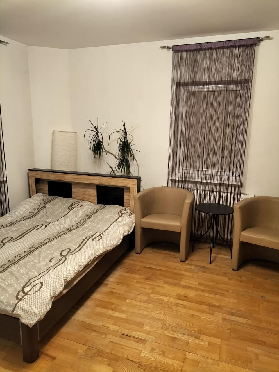 Bed, Photo of the whole room, Seating area