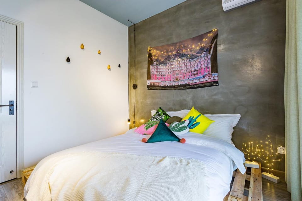 Bed, Photo of the whole room, Bedroom