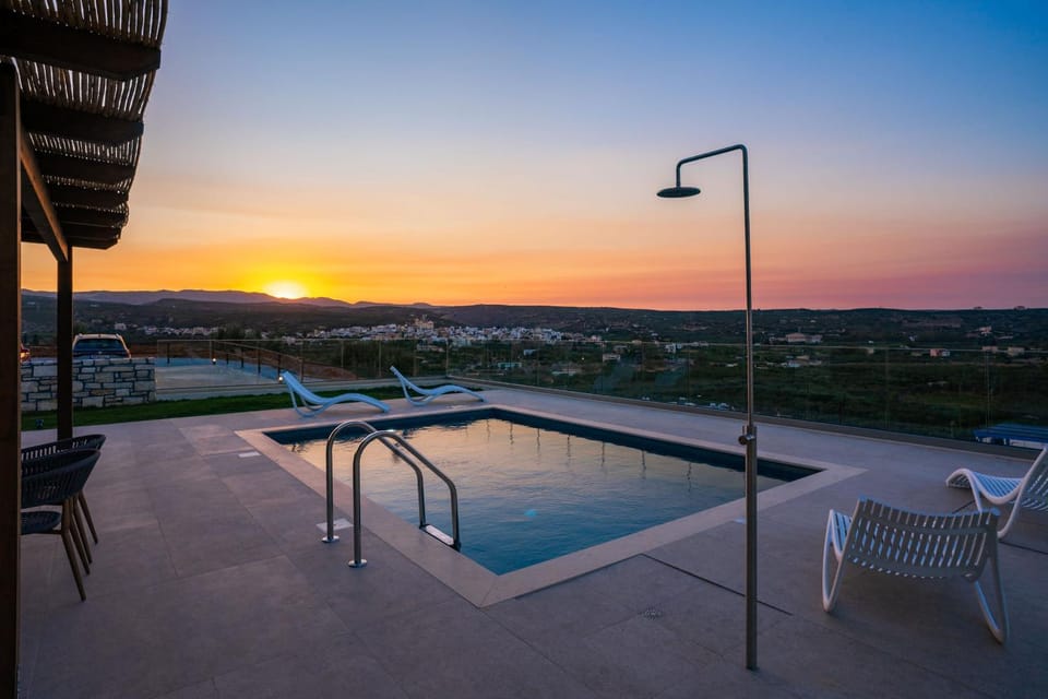 Patio, Natural landscape, Mountain view, Pool view, Swimming pool, Sunset, sunbed